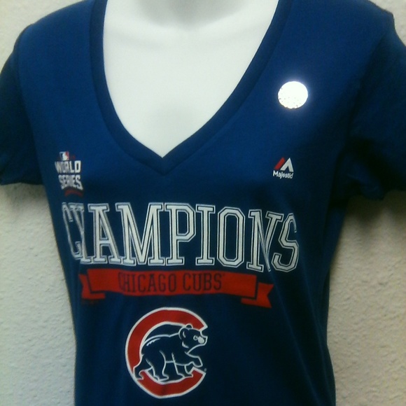 Majesti Clothing Tops - MLB Chicago Cubs Women's Top Medium